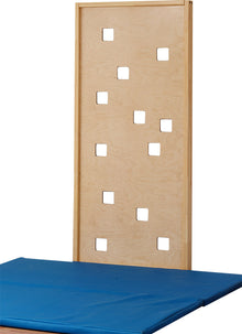 Panneau d'escalade monobloc avec cavités fraisées