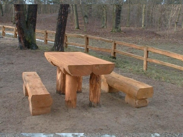 Tisch- und Bank Robinie