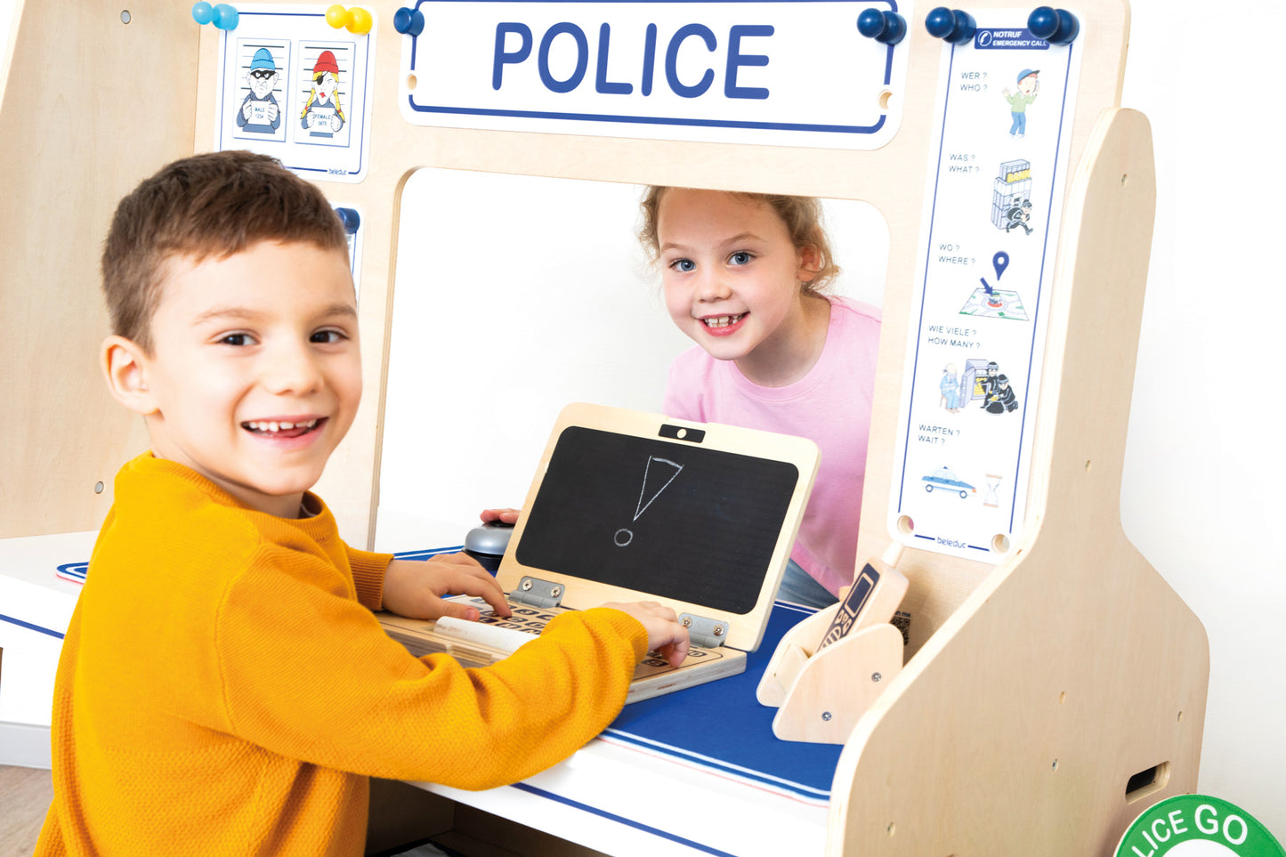 Ensemble de jeu de rôle pompiers et police