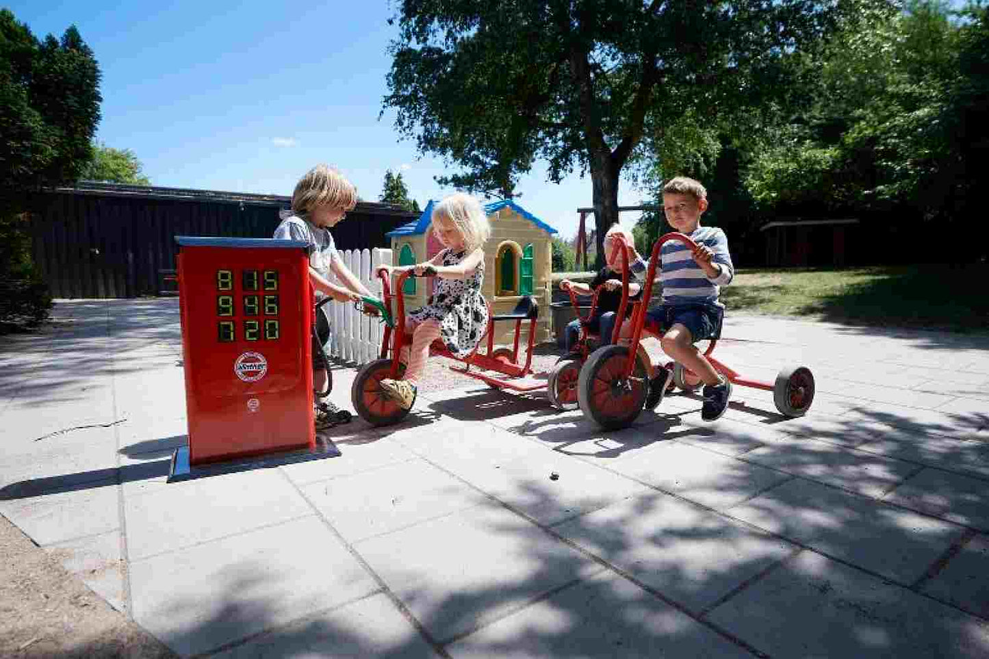 Tankstelle aus Metall