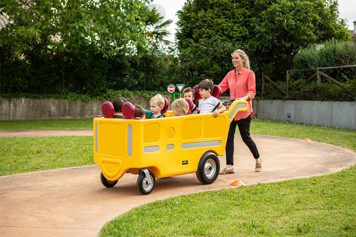 Kinderbus MARIO 6 Sitzer versch. Farben
