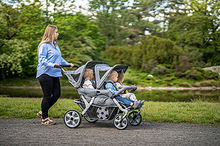 Poussette convertible 4 places