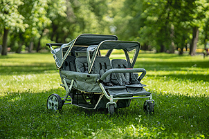 Poussette pliante convertible 6 places