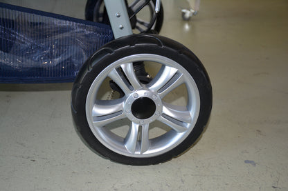 Hinterrad  Krippenwagen Helena