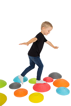 Galets empilables en EPP, disponibles en deux tailles (Ø 21 et Ø 31 cm) et en 6 couleurs. 