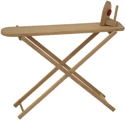 Bügelbrett mit Bügeleisen aus Holz