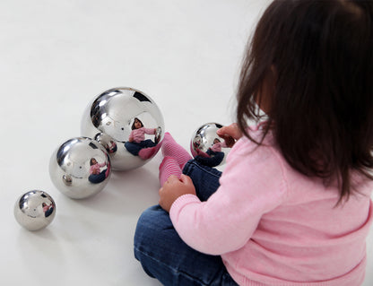 Silver ball set, 4 pieces.