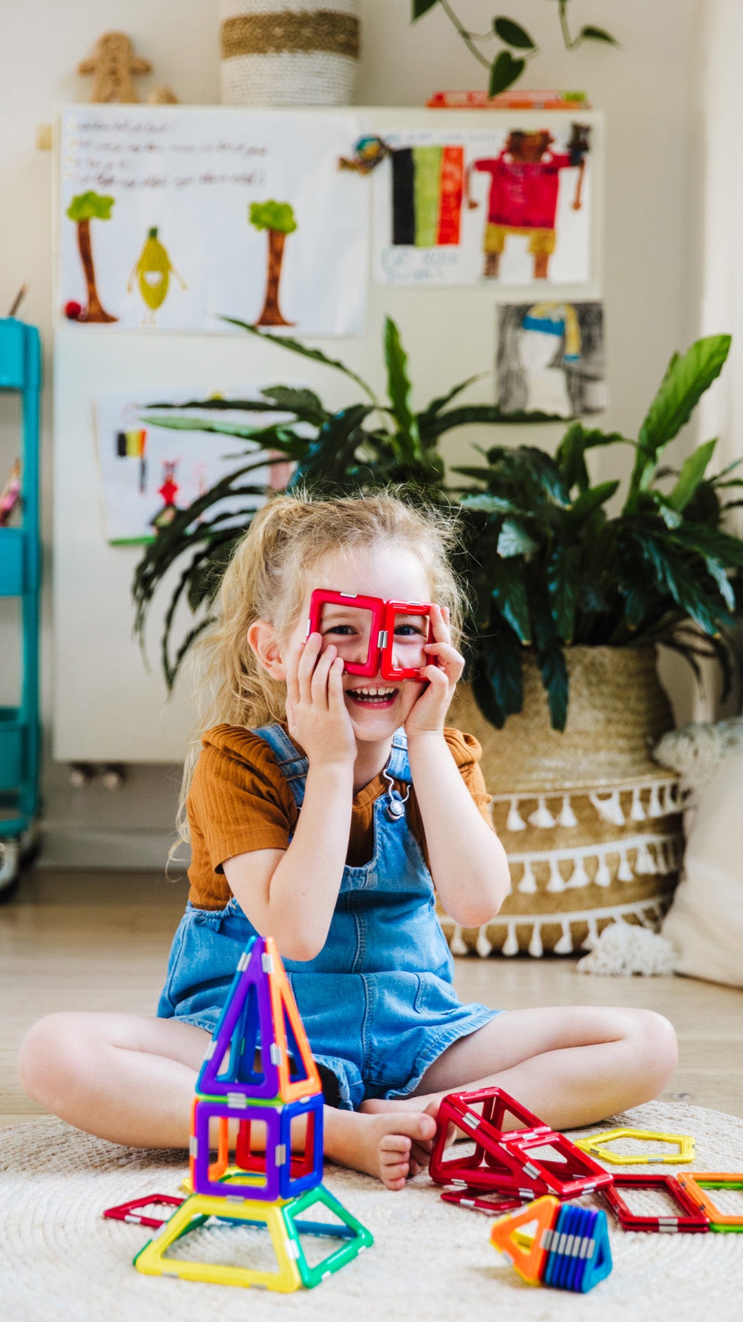 GeoSmart Educational Set Deluxe magnetic 205 pieces.