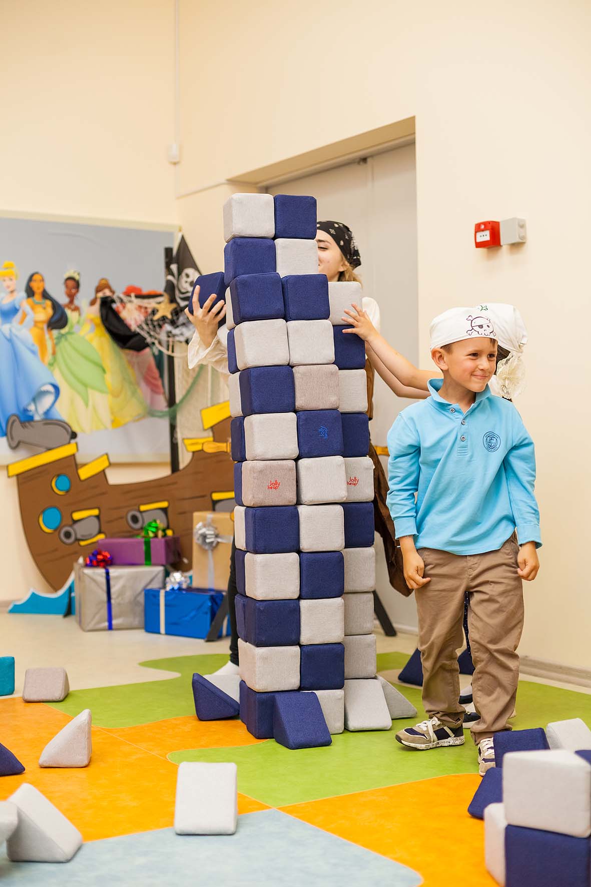 Jolly Heap 32-piece magnetic building blocks, extra set with 2 special shapes in 36 different color combinations