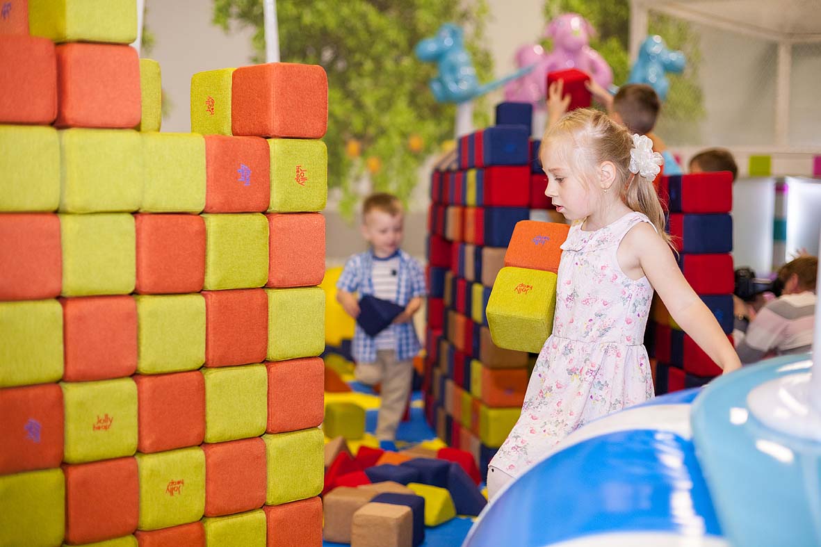 Jolly Heap 16-piece magnetic building blocks extra set with 2 special shapes in 36 different color combinations