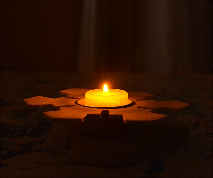 Teelichthalter Stern aus Holz