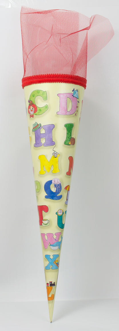 Schultüte aus Karton gefüllt