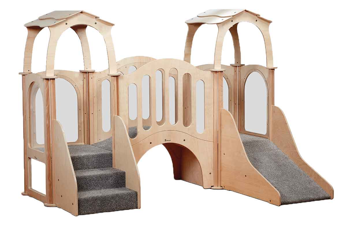 Kletterbrücke mit Treppe und Rampe