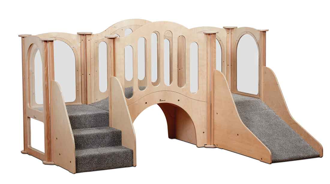 Kletterbrücke mit Treppe und Rampe