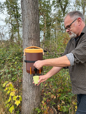 Getränkespender mit Gurten