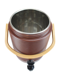 Getränkespender mit Gurten