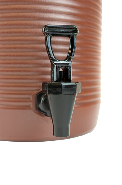 Getränkespender mit Gurten