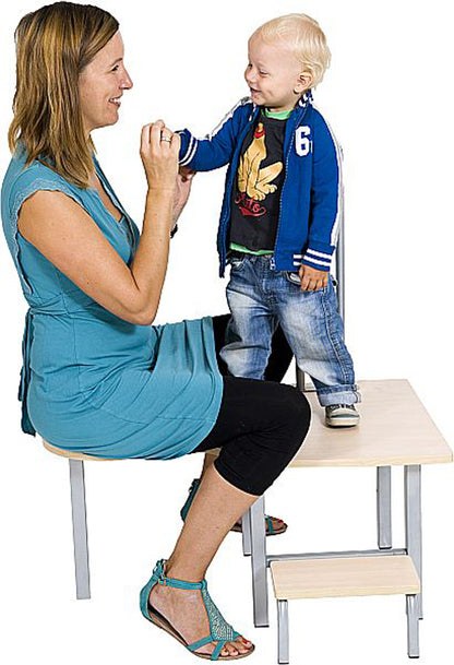 Anziehhilfe Podest mit Festhaltegriff