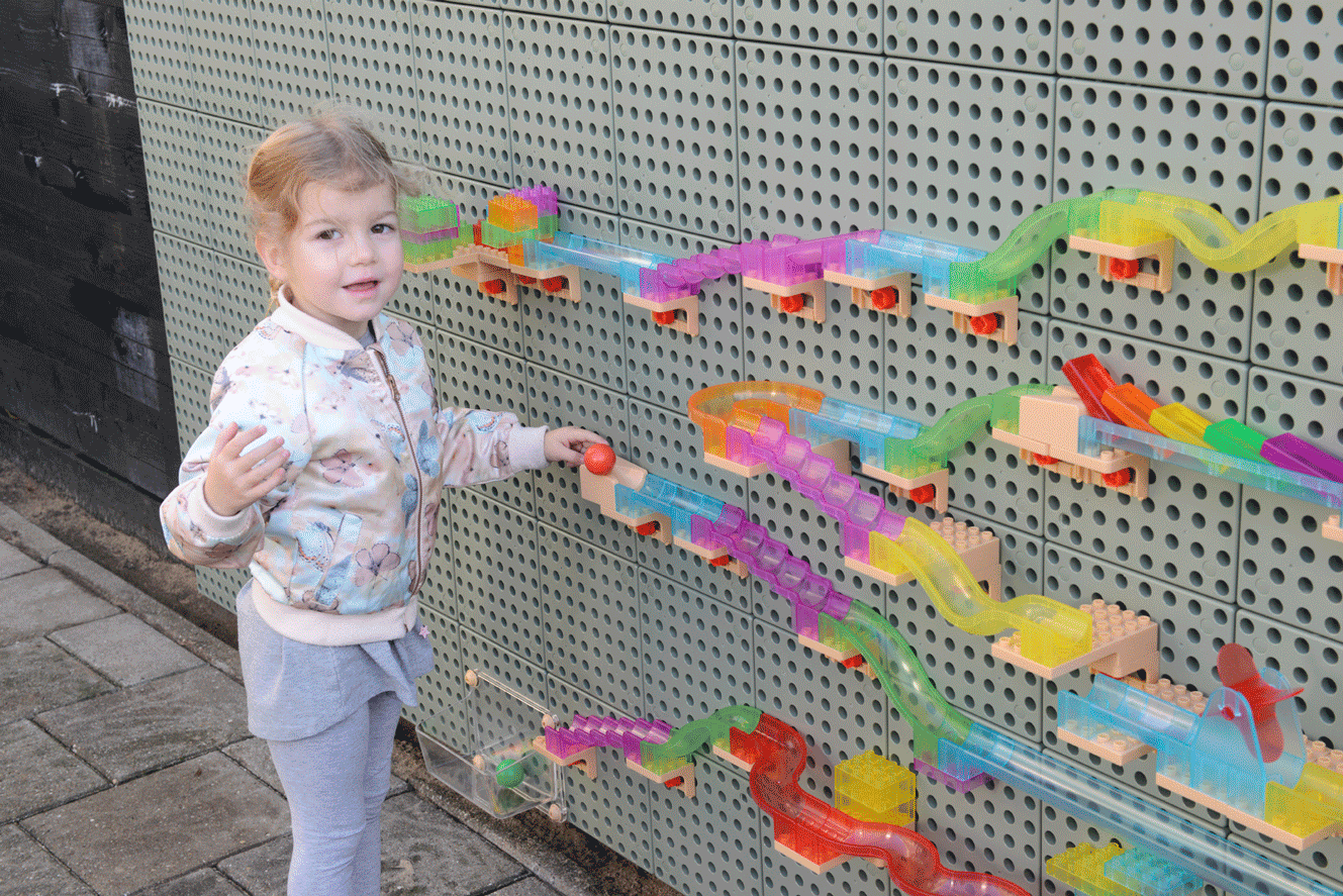 Wandspielplatte Outdoor  120 x 80 x 5 cm aus wetterfestem HDPE-Kunststoff