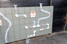 Wasser- und Kugelbahn für Wandspielplatte Outdoor mit viel Zubehör 119tlg. Set