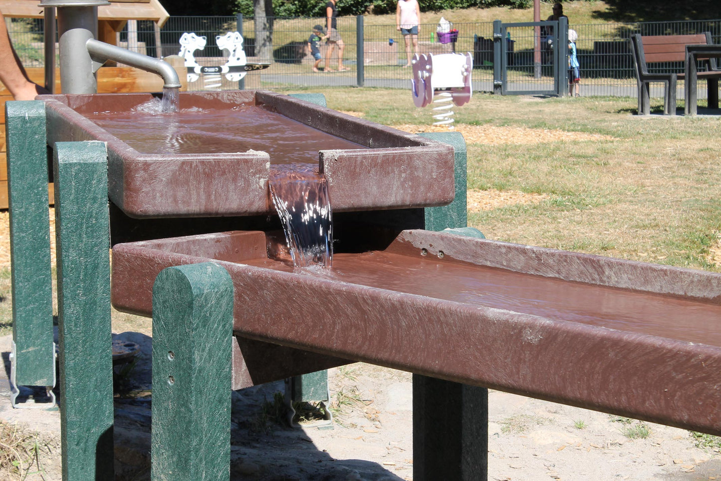 Pumpenpodest für Wasseranlage aus Recyclingmaterial
