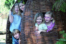 Weideniglu auf stabilem Stahlgestell