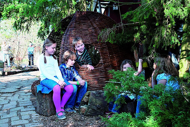 Weideniglu auf stabilem Stahlgestell