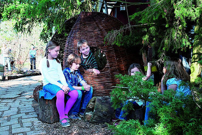 Weideniglu auf stabilem Stahlgestell