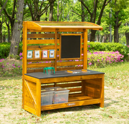 Outdoor discovery station with map set, viewing boxes, observation box, pliers, net, magnifying box and much more.