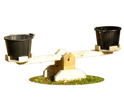 Riesige Waage Outdoor von der Erkundung von Gewichten mit Sand und Wasserspiel bis hin zum Stapeln von Ziegelsteinen und Blöcken