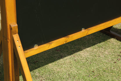 Outdoor Kreidetafel aus Holz zweiseitig nutzbar