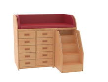 Wickelkommode mit Treppe und Schubladen