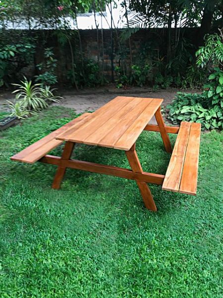 Ensemble table et banc, mélèze, hauteur d'assise 44 cm