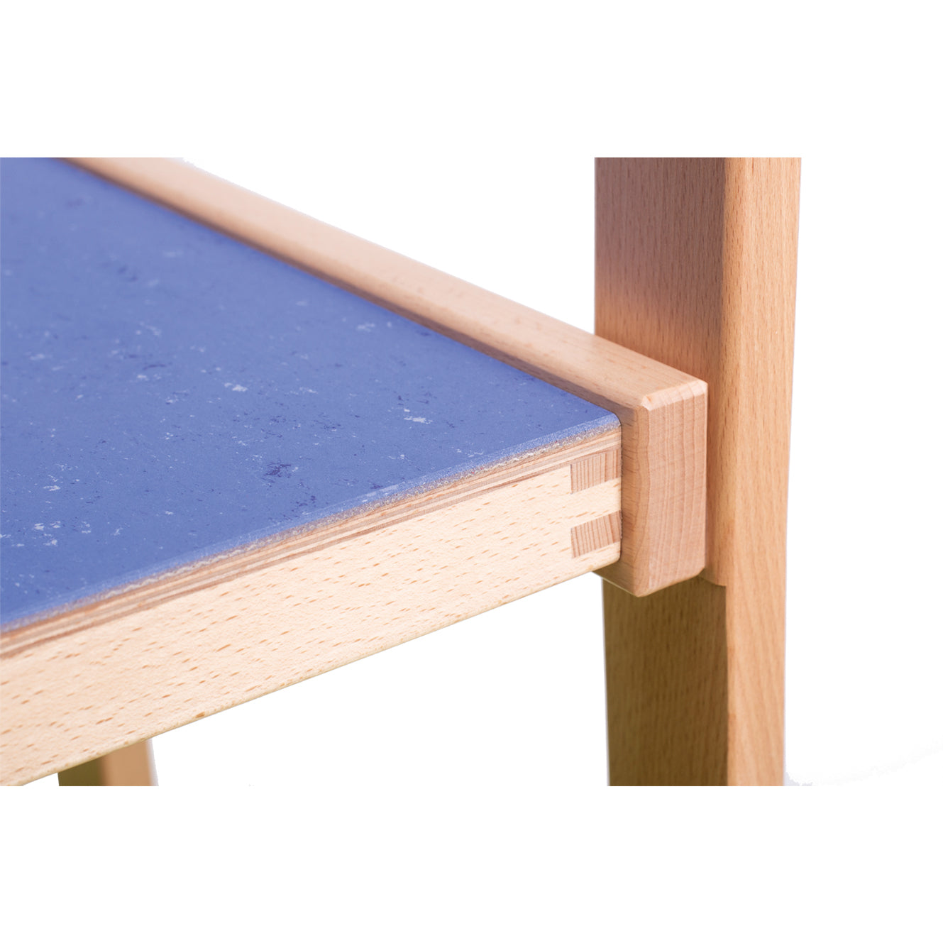 Chaise empilable LIMBI avec surface stratifiée