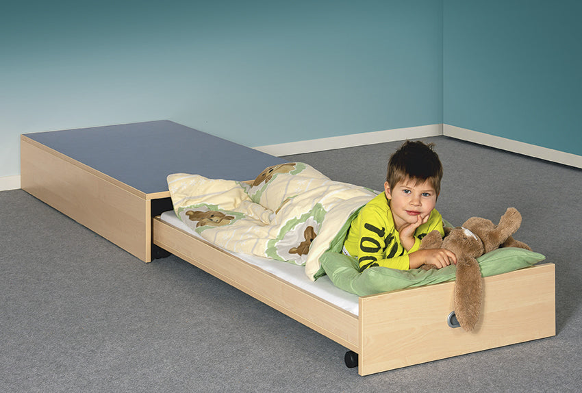 Podest mit Auszugsbett