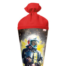 Roth Schultüte Motiv Feuerwehrmann rund verstärkte Spitze mit Filzverschluss 70 cm